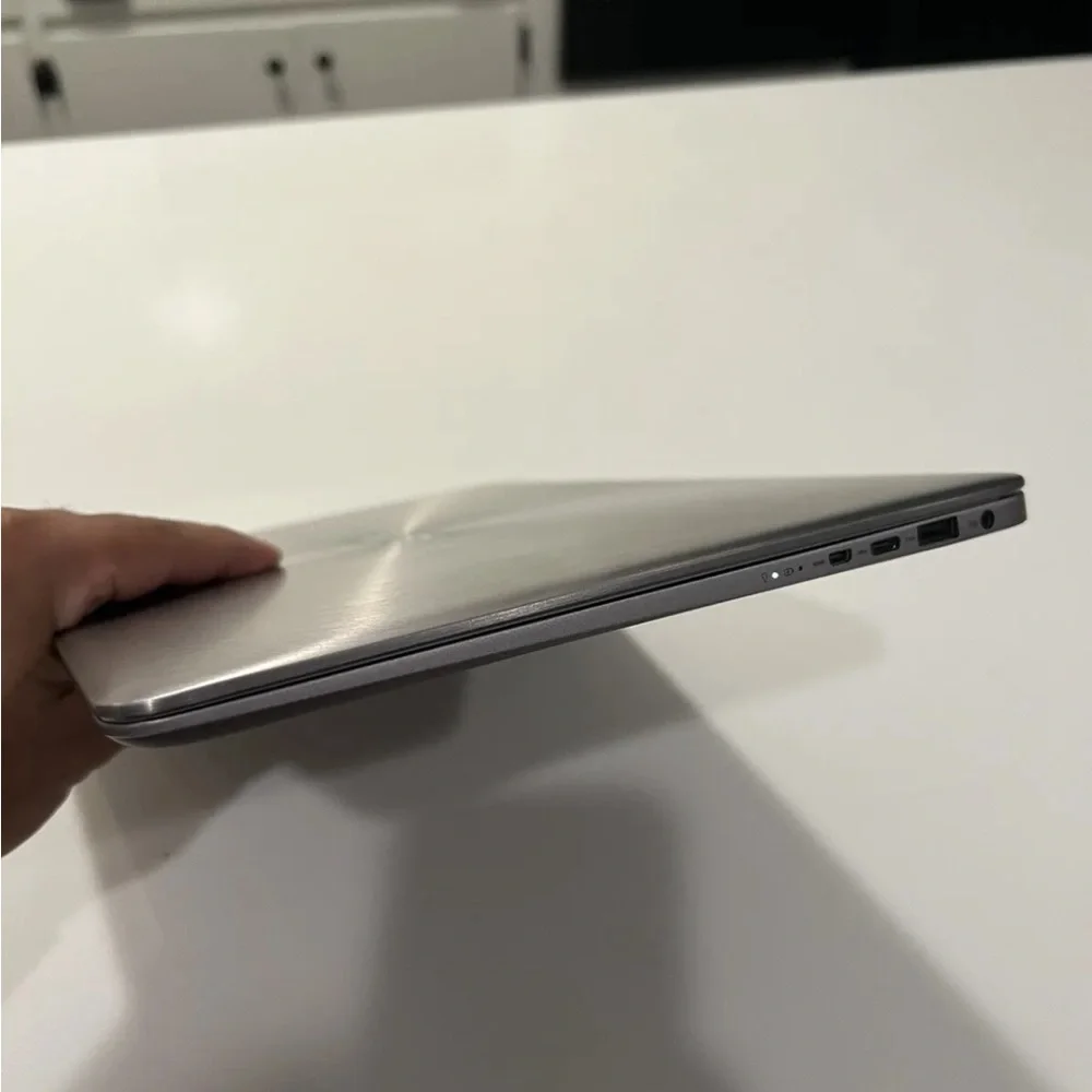 ASUS ZENBOOK UX330U Notebook PC